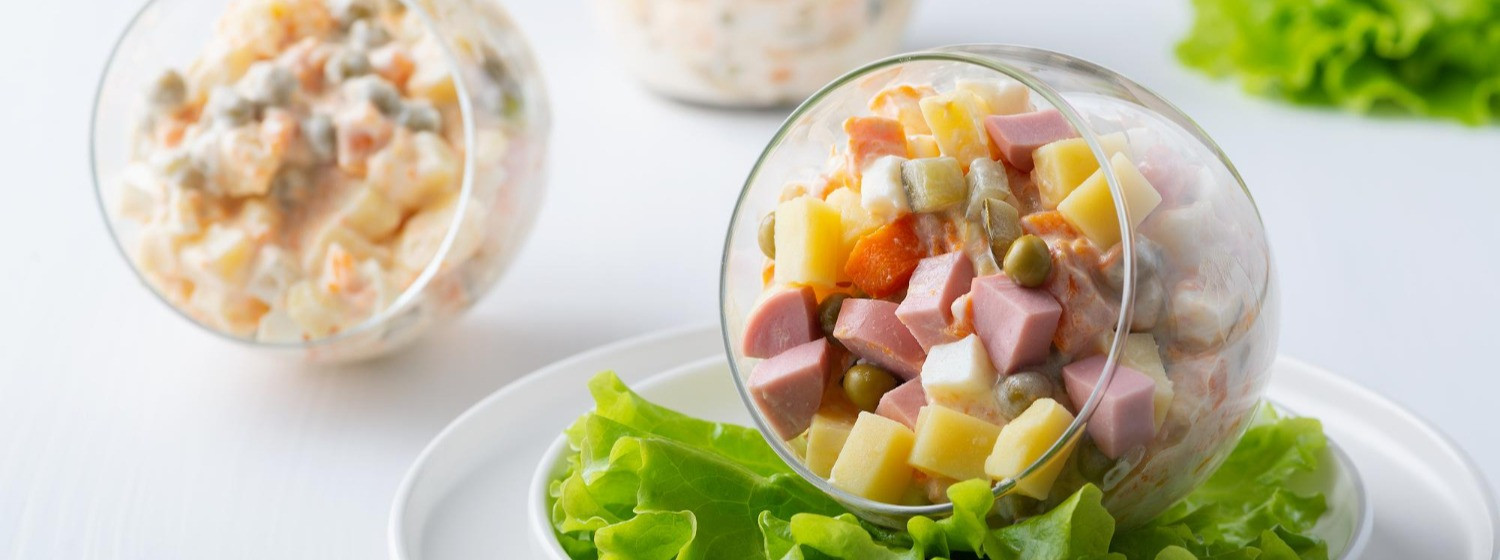 Bramborový salát 3 krát jinak: Připrav si zdravější verzi bez majonézy a zkus bataty nebo celer