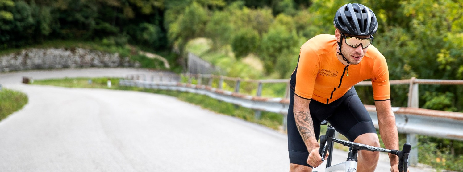 Která barva cyklistického dresu je nejbezpečnější?