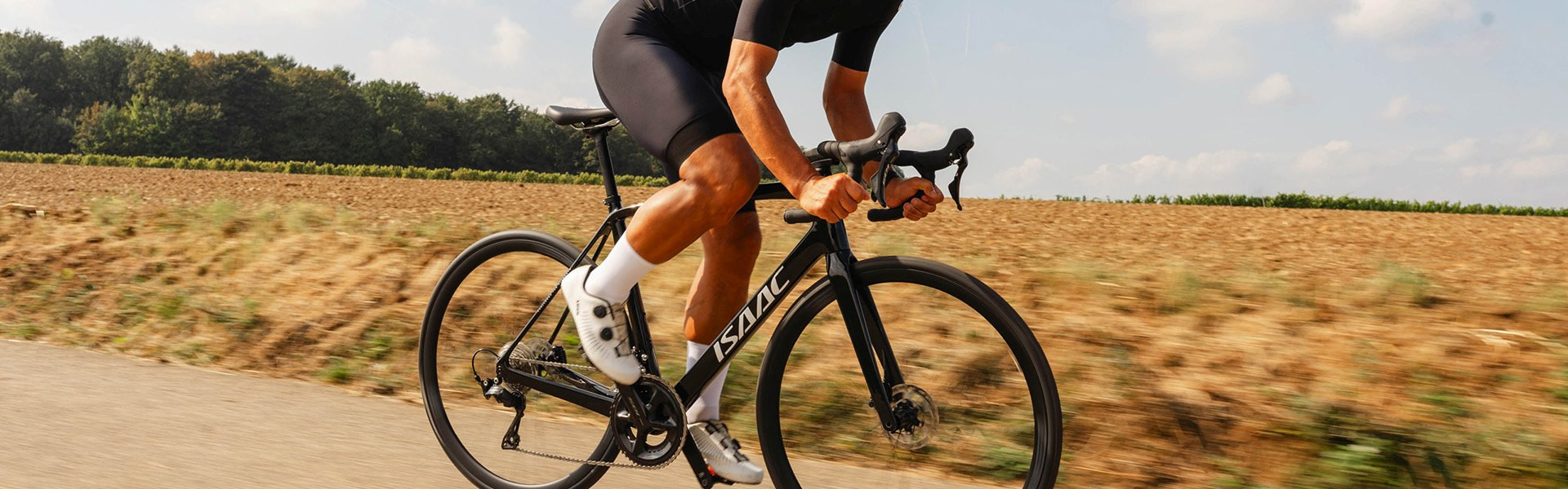 Cestný bicykel na mieru alebo skladom ihneď k odberu? Aká z možností sa oplatí a kedy