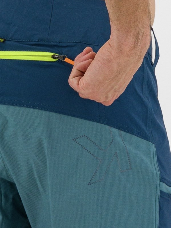 Cyklokalhoty na mtb nejsou přiléhavé Kalhoty na horskou cyklistiku jsou odolnější